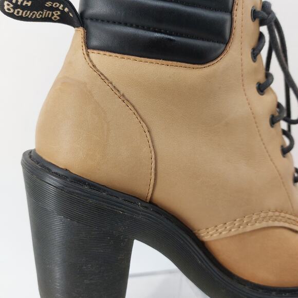 Dr. Martens Tan Persephone Sz 8 Eye Heeled Ankle Boots Women - Picture 7 of 12